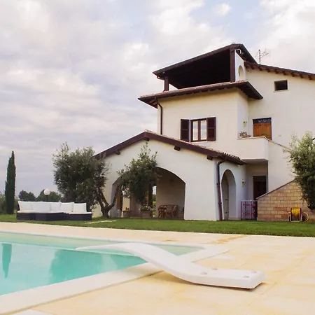 Francesa Villa Attigliano
